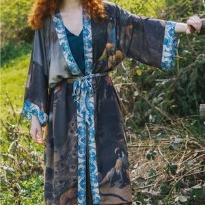 Market of Stars Wild Beauty Opera Peacock Print Robe/jacket with Blue Trim